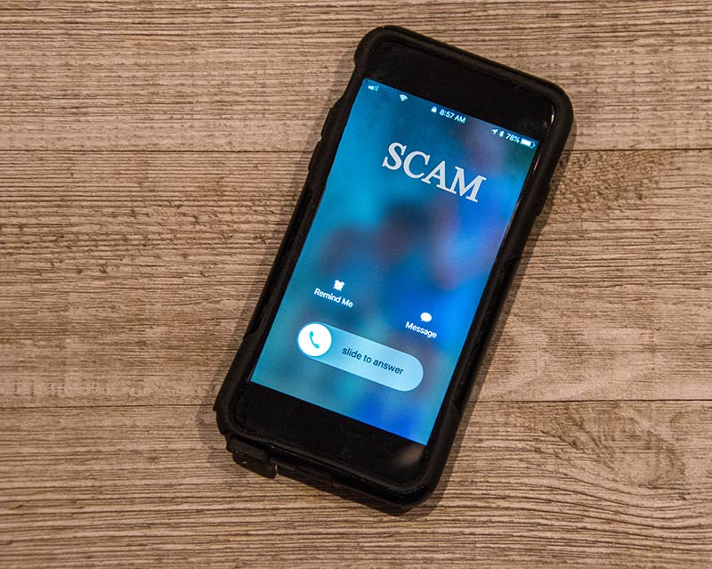 cell phone showing call scam